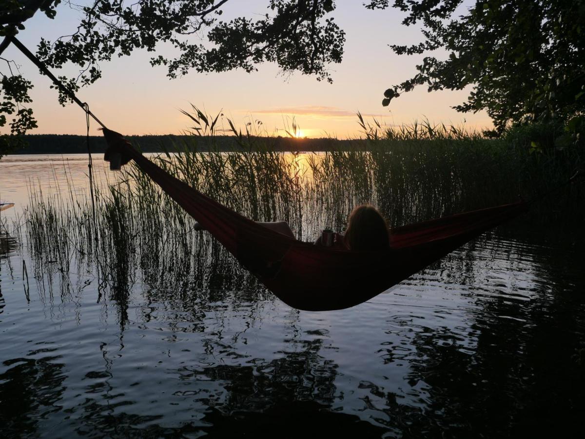 Luett Huett Hotel Rechlin Buitenkant foto